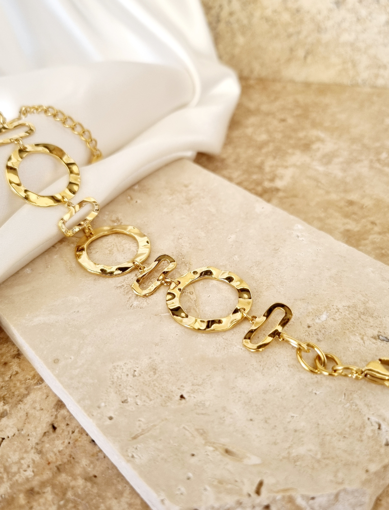 Bracelet doré martelé – Image 2