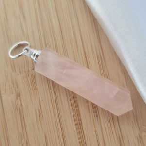 Pendentif pointe en Quartz Rose