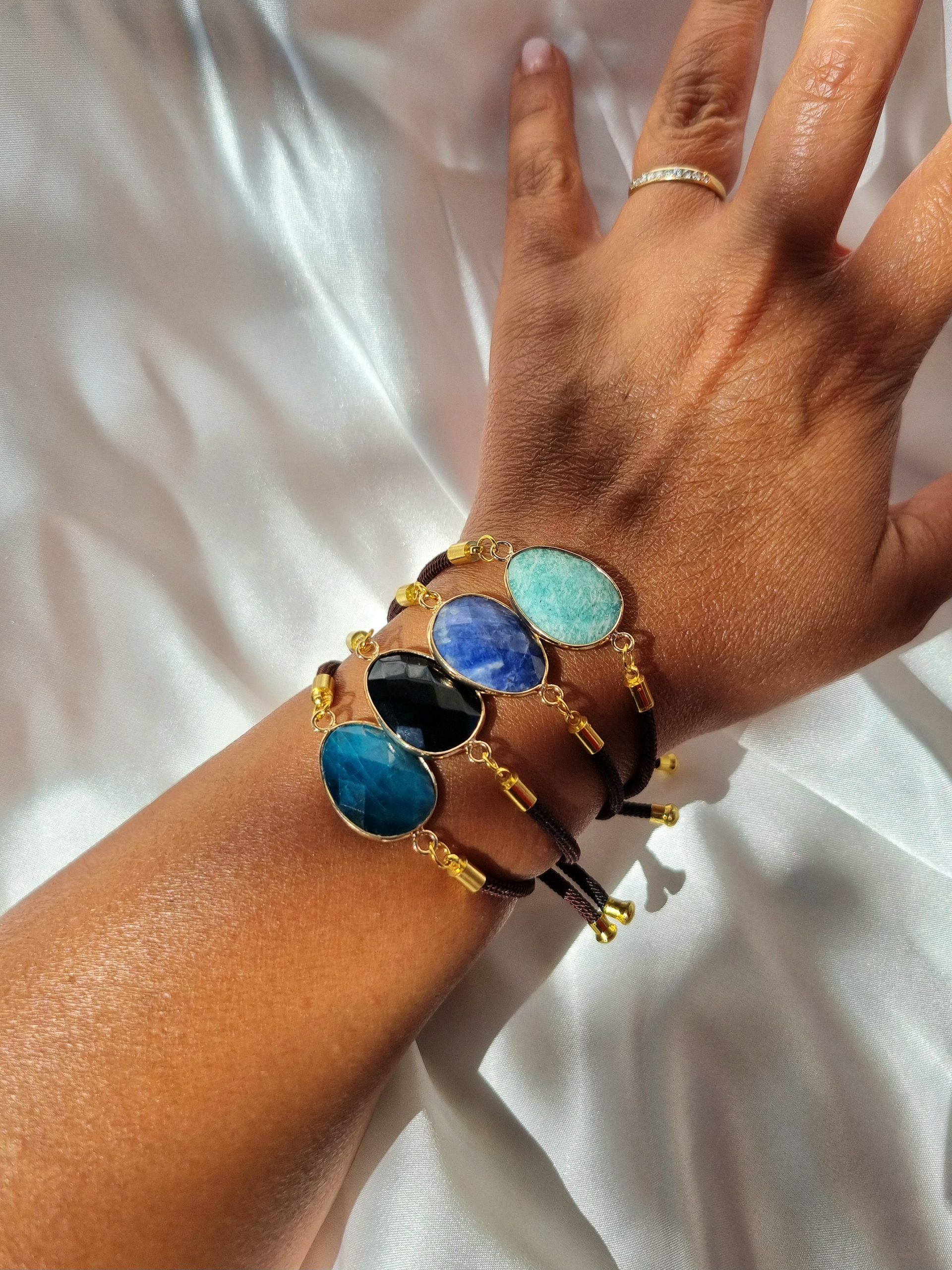 BRACELET CORDON AVEC PIERRE NATURELLE – Image 6
